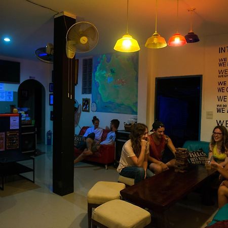 Love Station Hostel Баан Тай Екстериор снимка