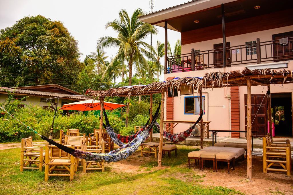 Love Station Hostel Баан Тай Екстериор снимка