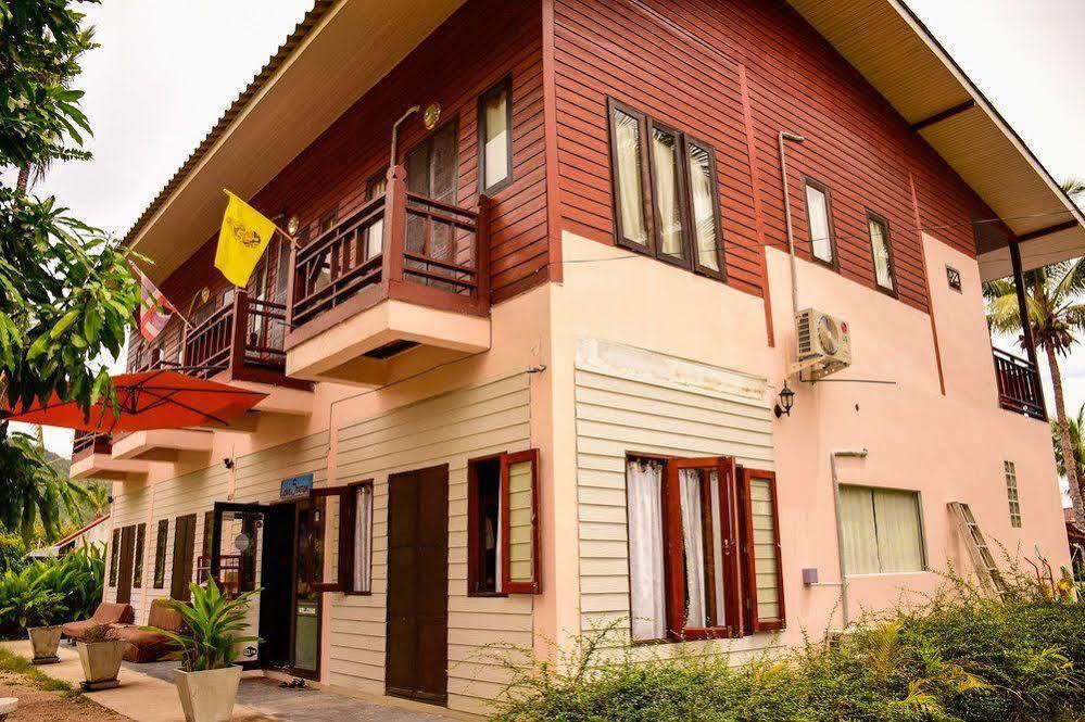 Love Station Hostel Баан Тай Екстериор снимка
