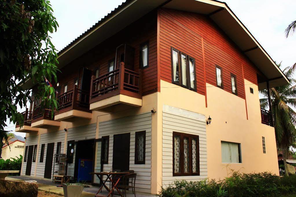 Love Station Hostel Баан Тай Екстериор снимка