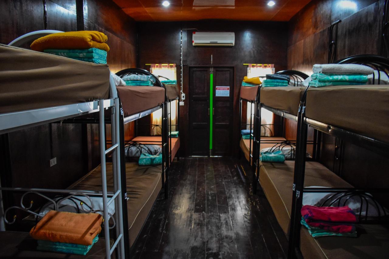 Love Station Hostel Баан Тай Екстериор снимка