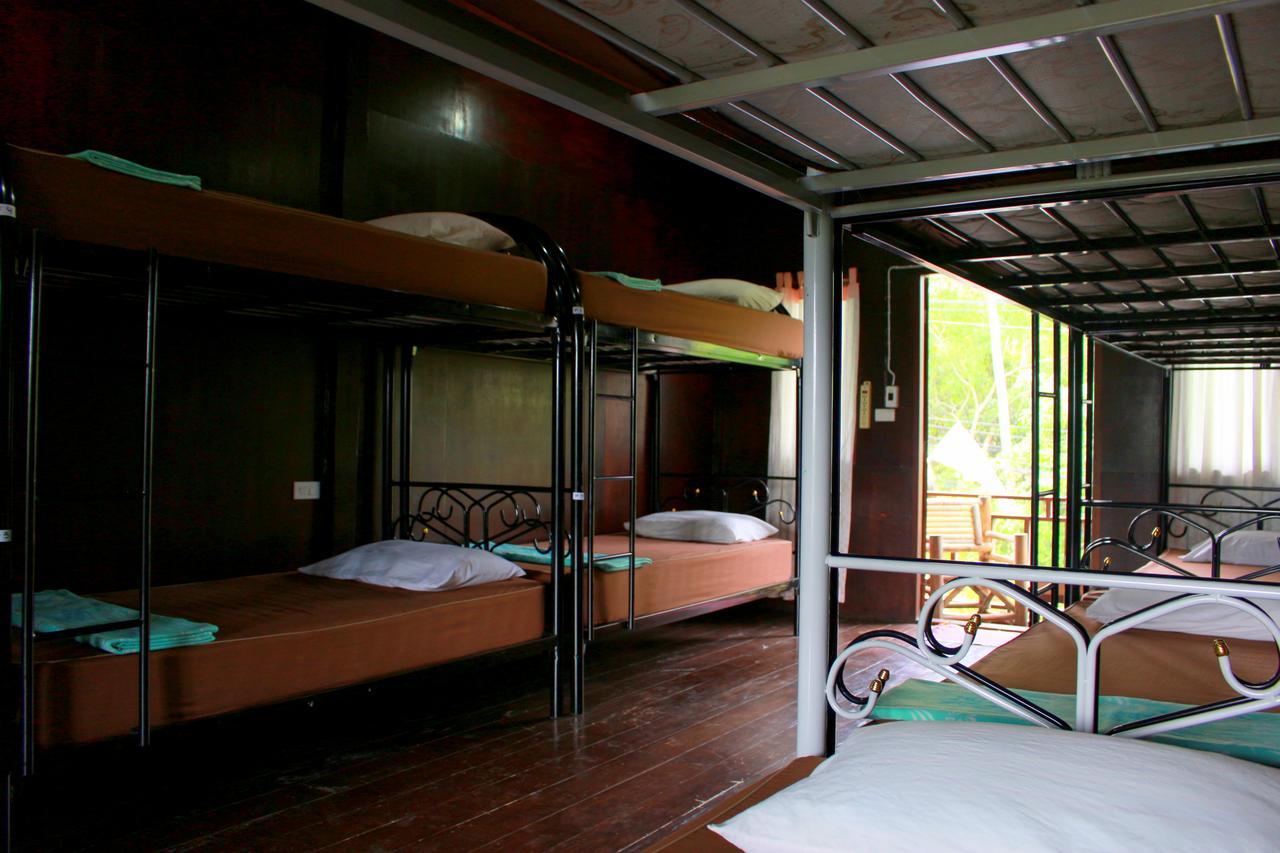Love Station Hostel Баан Тай Екстериор снимка