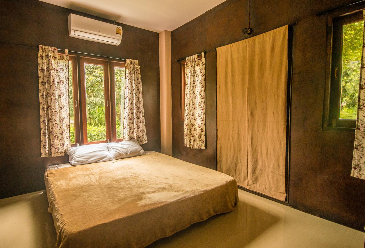 Love Station Hostel Баан Тай Екстериор снимка