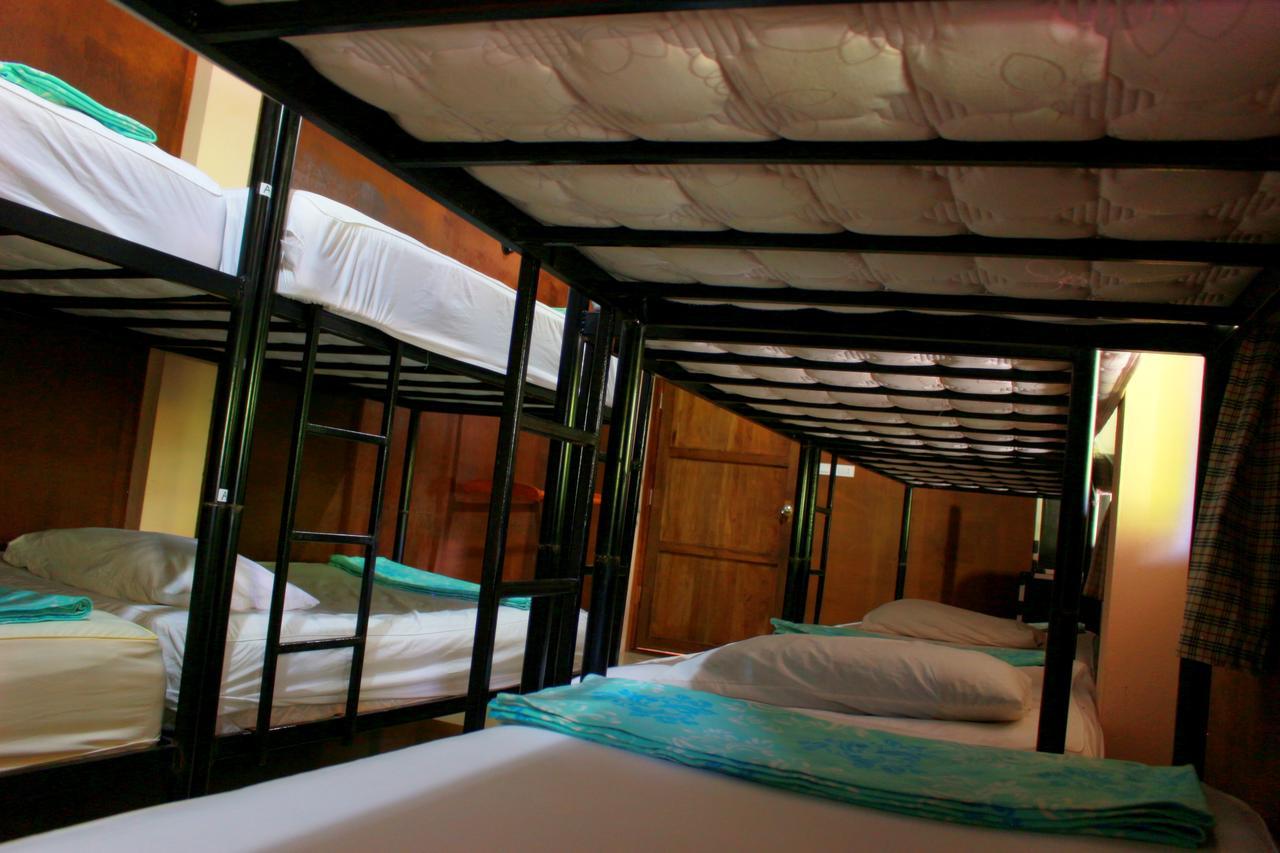 Love Station Hostel Баан Тай Екстериор снимка