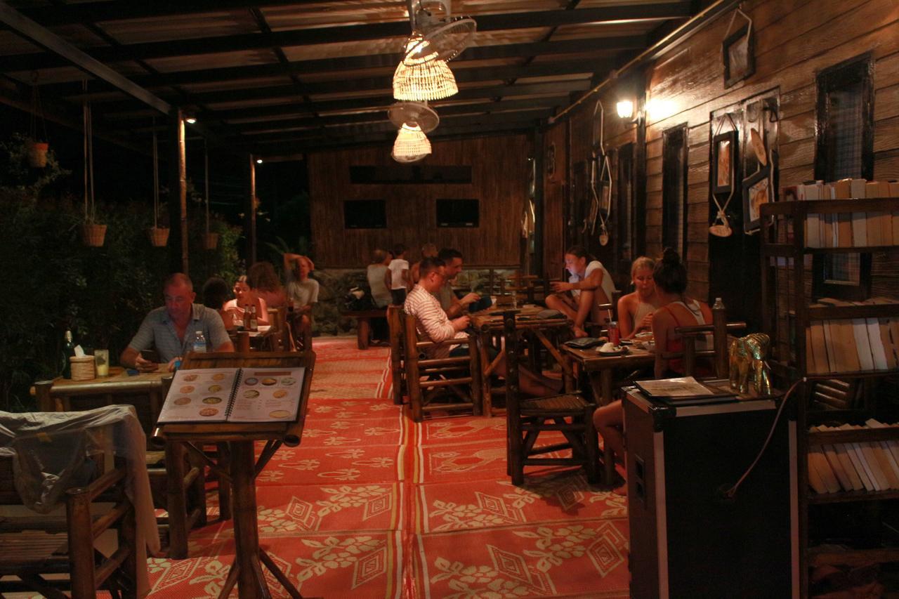Love Station Hostel Баан Тай Екстериор снимка
