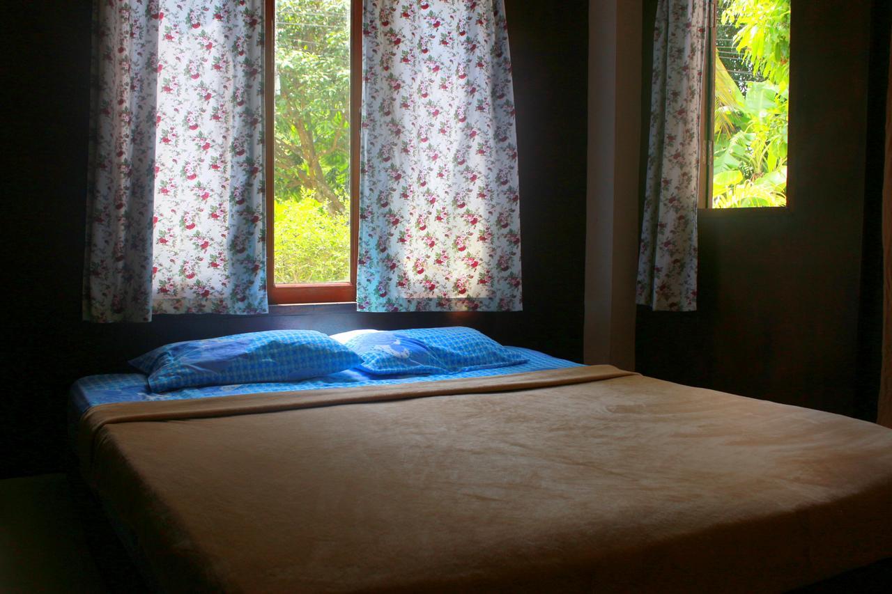 Love Station Hostel Баан Тай Екстериор снимка